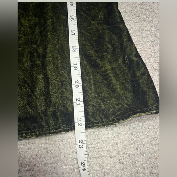 Kate Hill Petite Dark Green Crushed Velvet Paisley Button Down Blouse 8P Ruffle - Picture 11 of 12